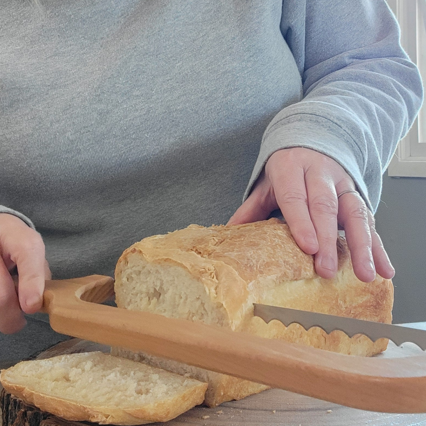 Breadly - Ultimate Bread Knife (50% OFF)